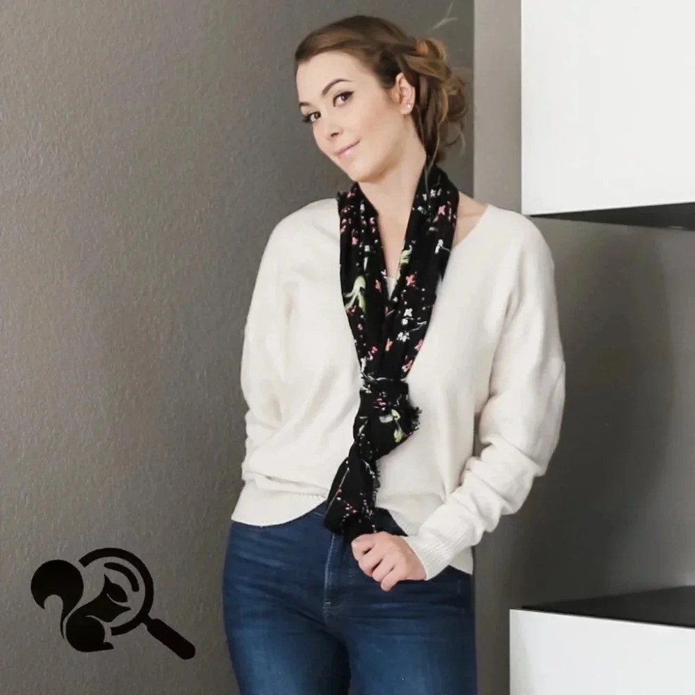 Scarf - Picture 5 of 10